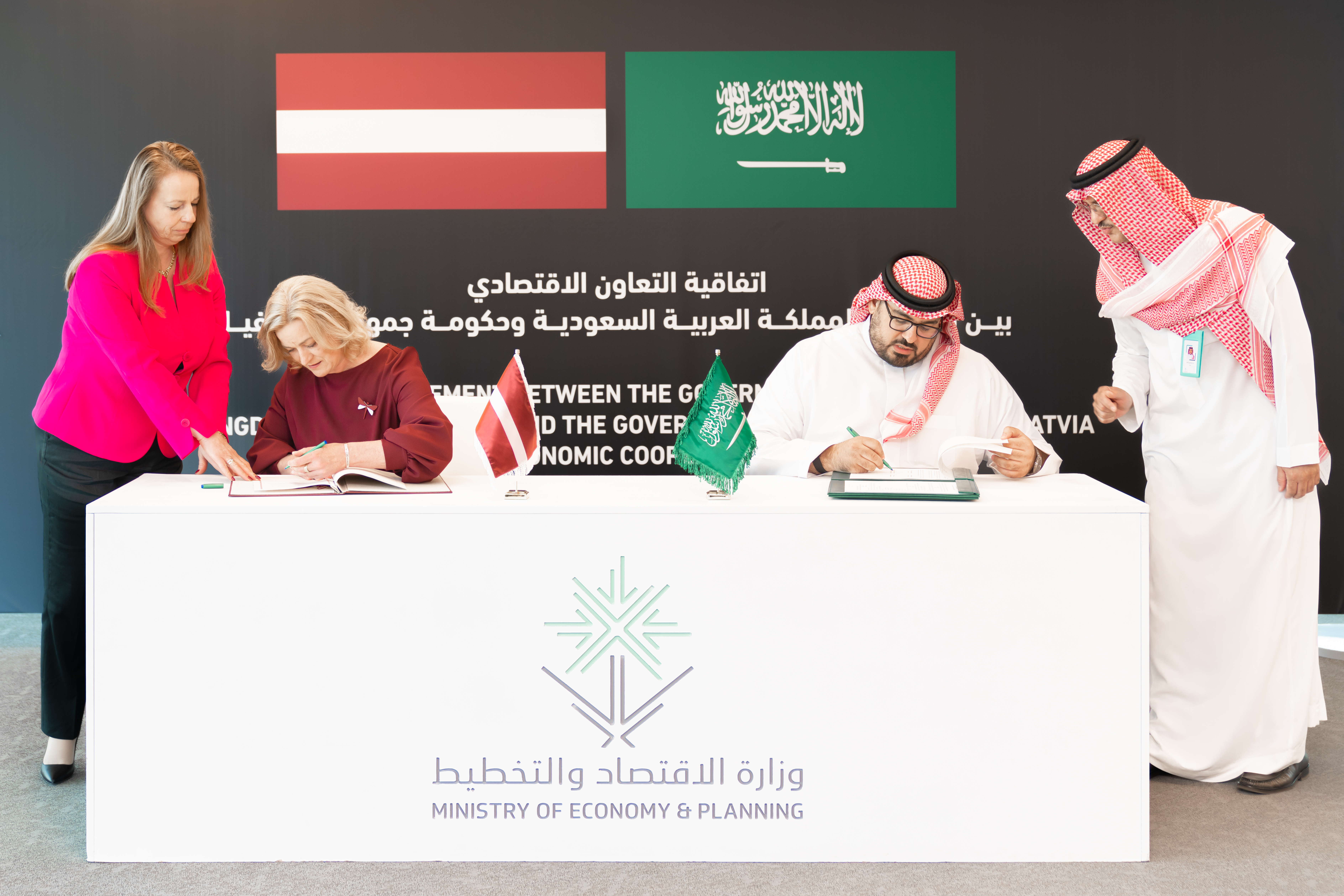 In an effort to strengthen economic cooperation The Kingdom of Saudi Arabia and the Republic of Latvia sign an agreement on economic cooperation